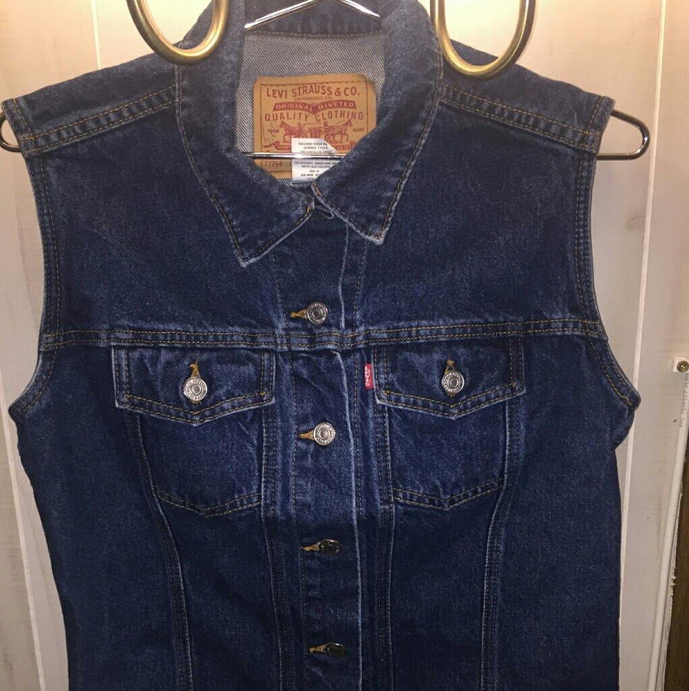 Levis